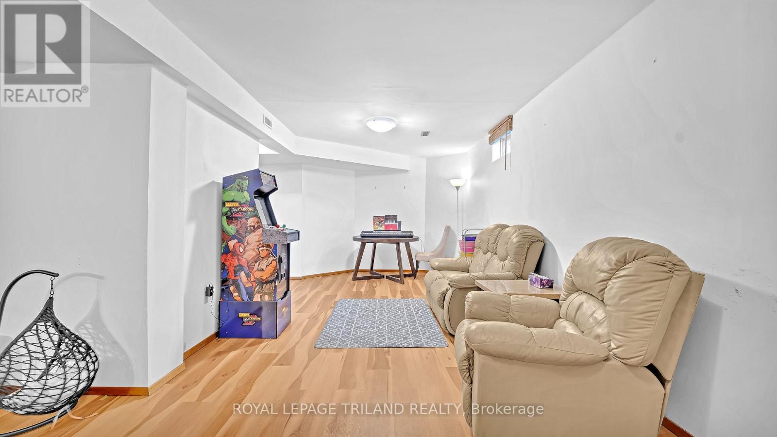 30 Sloane Crescent, London South (South Y), ON - Indoor