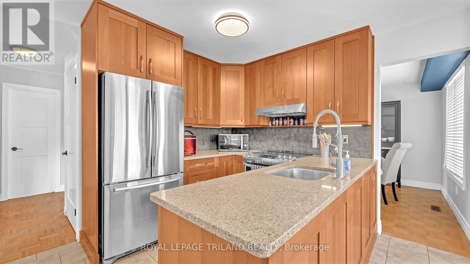 30 Sloane Crescent, London South (South Y), ON - Indoor Photo Showing Kitchen