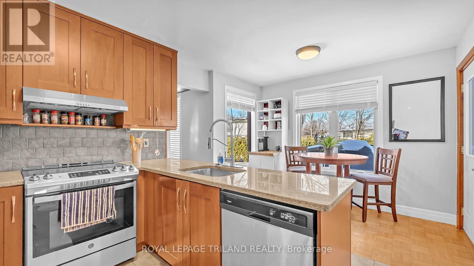 30 Sloane Crescent, London South (South Y), ON - Indoor Photo Showing Kitchen