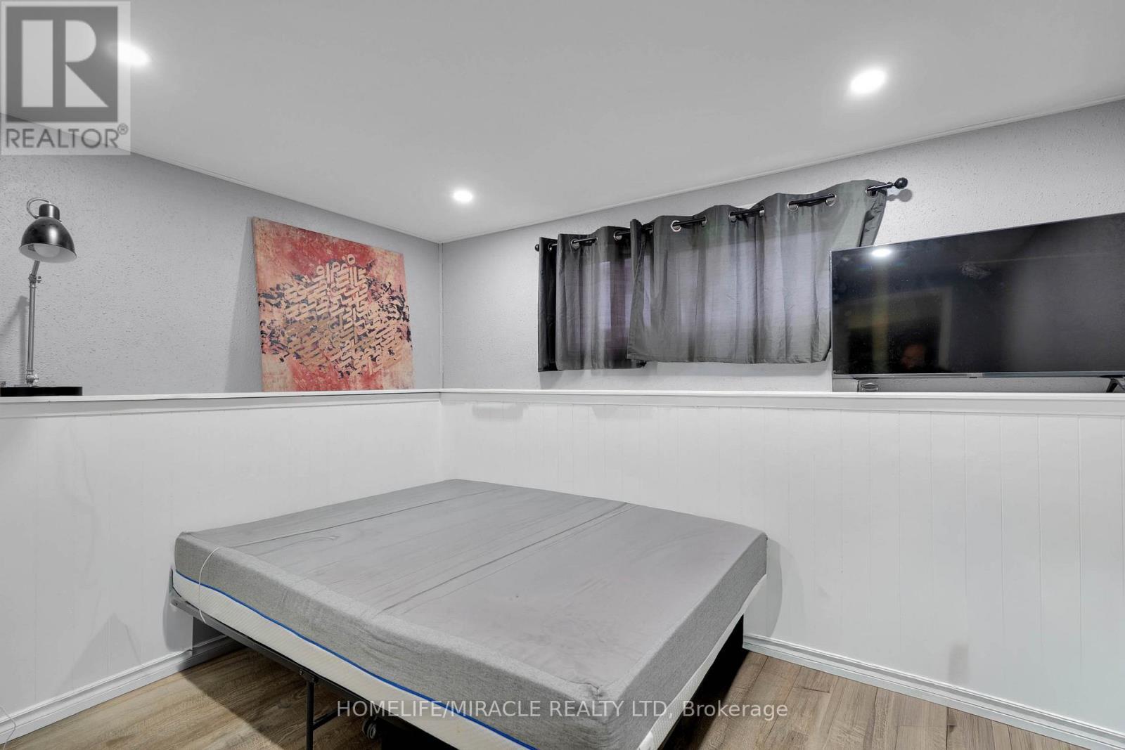 15 Keefer Road, Thorold, ON - Indoor