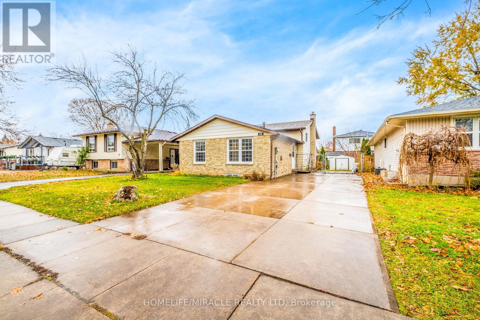 15 Keefer Road, Thorold, ON - Outdoor With Facade