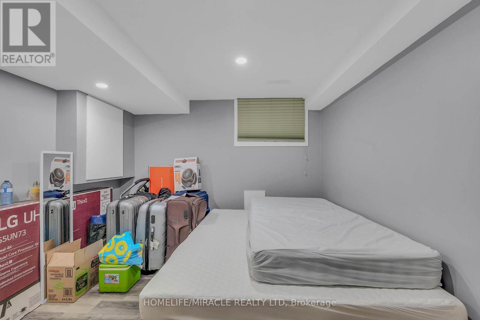 15 Keefer Road, Thorold, ON - Indoor