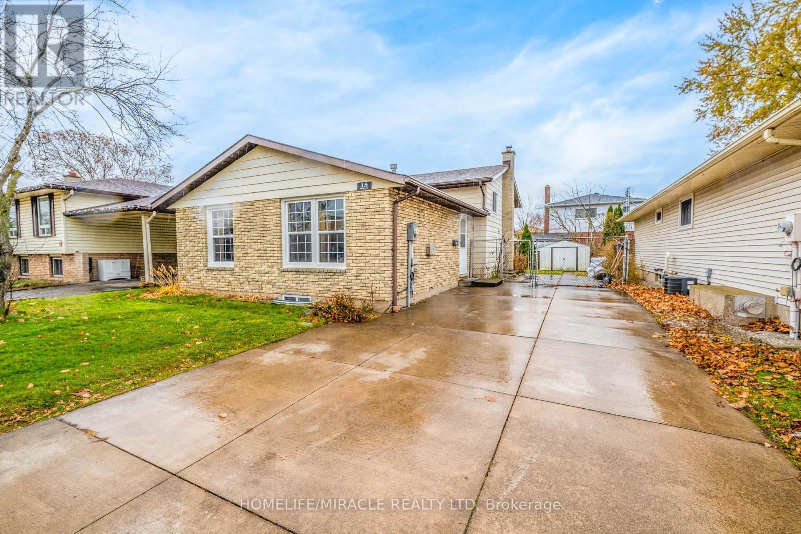 15 Keefer Road, Thorold, ON - Outdoor