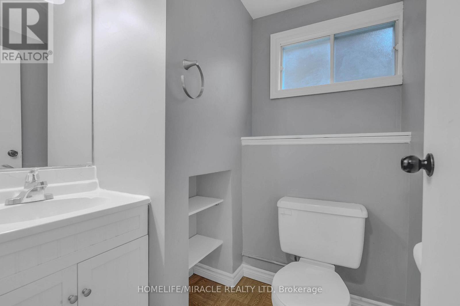15 Keefer Road, Thorold, ON - Indoor Photo Showing Bathroom