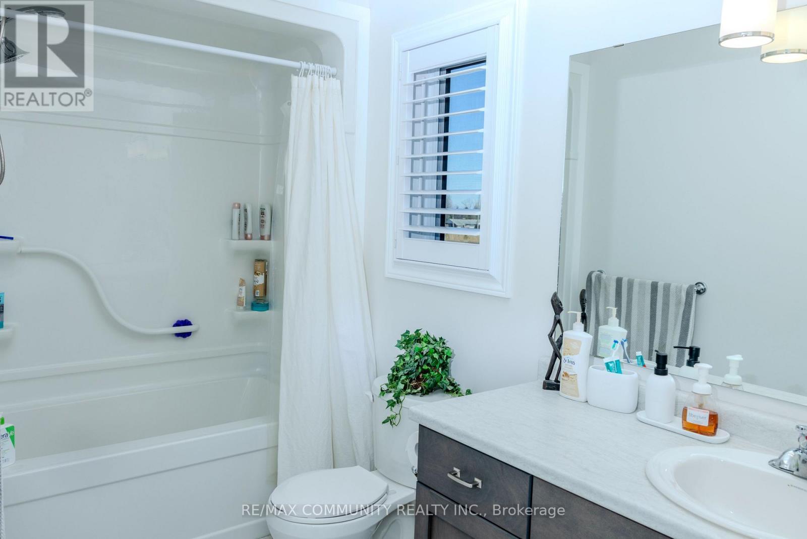 3 Oxford Terrace, St. Thomas, ON - Indoor Photo Showing Bathroom