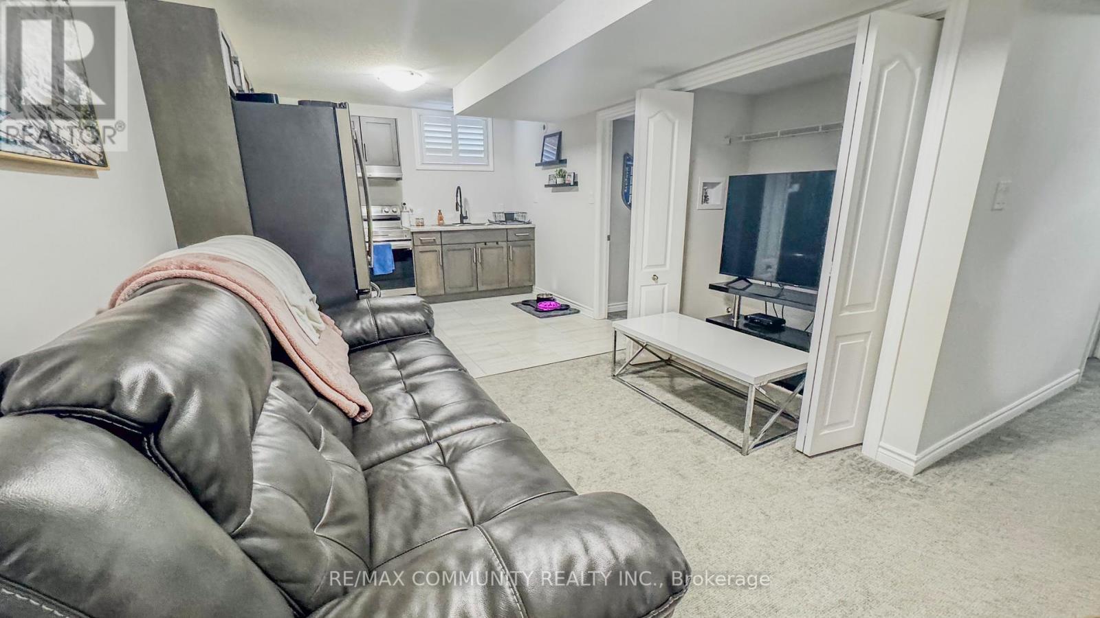 3 Oxford Terrace, St. Thomas, ON - Indoor