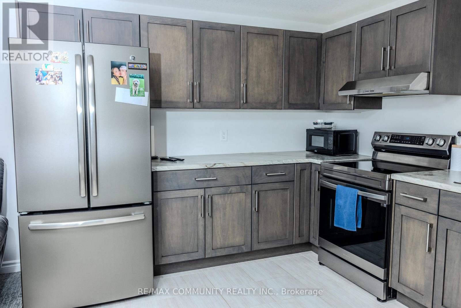 3 Oxford Terrace, St. Thomas, ON - Indoor Photo Showing Kitchen With Stainless Steel Kitchen