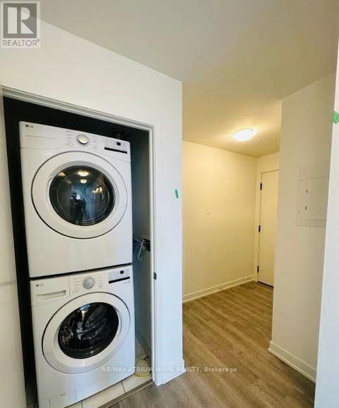 1611 - 292 Verdale Crossing, Markham, ON - Indoor Photo Showing Laundry Room