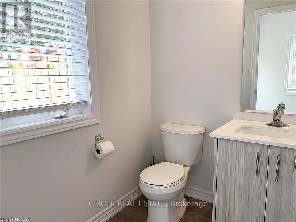 20 - 124 Compass Trail, Cambridge, ON - Indoor Photo Showing Bathroom
