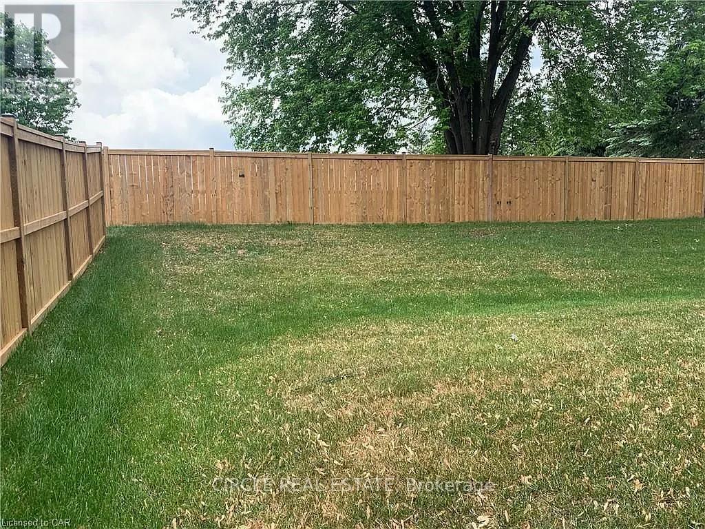 20 - 124 Compass Trail, Cambridge, ON - Outdoor