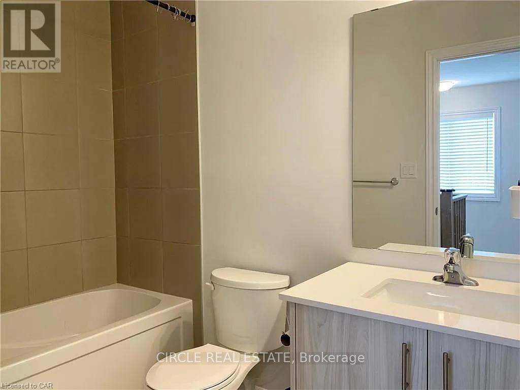 20 - 124 Compass Trail, Cambridge, ON - Indoor Photo Showing Bathroom