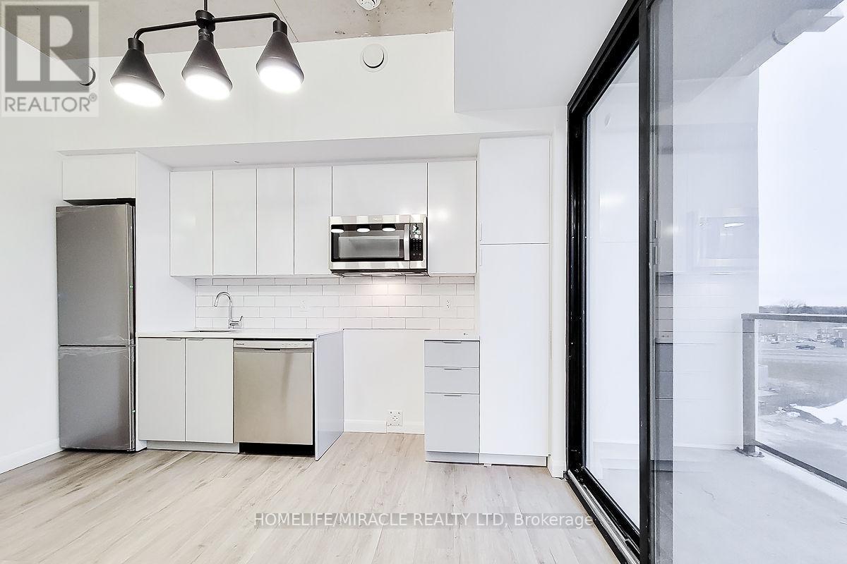 7 Erie Avenue, Brantford, ON - Indoor Photo Showing Kitchen