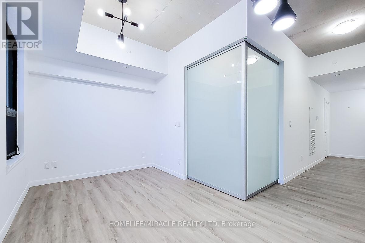 7 Erie Avenue, Brantford, ON - Indoor Photo Showing Other Room