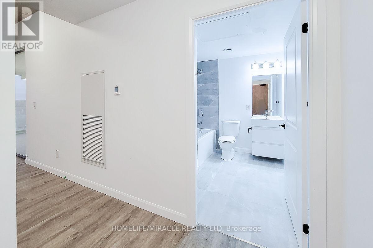 7 Erie Avenue, Brantford, ON - Indoor Photo Showing Other Room