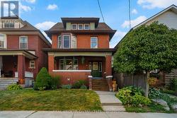 202 PROSPECT STREET S Hamilton, ON L8M 2Z7