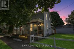 8 ELIZABETH STREET St. Catharines, ON L2R 2L1