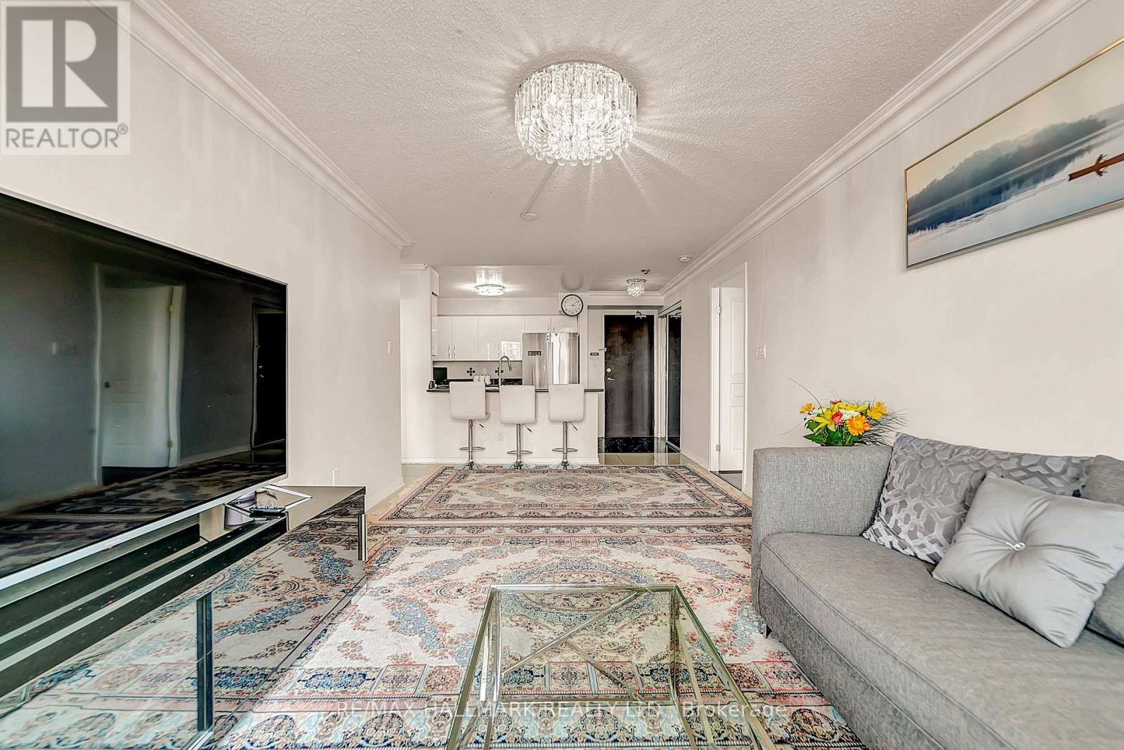 615 - 29 Northern Hts Drive N, Richmond Hill, ON - Indoor