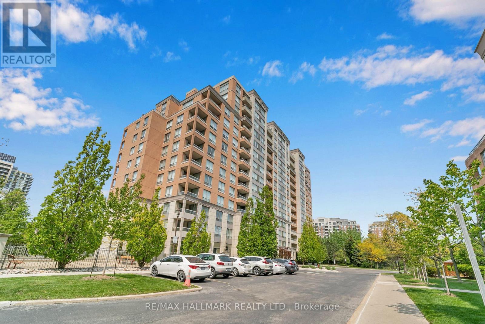 615 - 29 Northern Hts Drive N, Richmond Hill, ON - Outdoor With Balcony With Facade