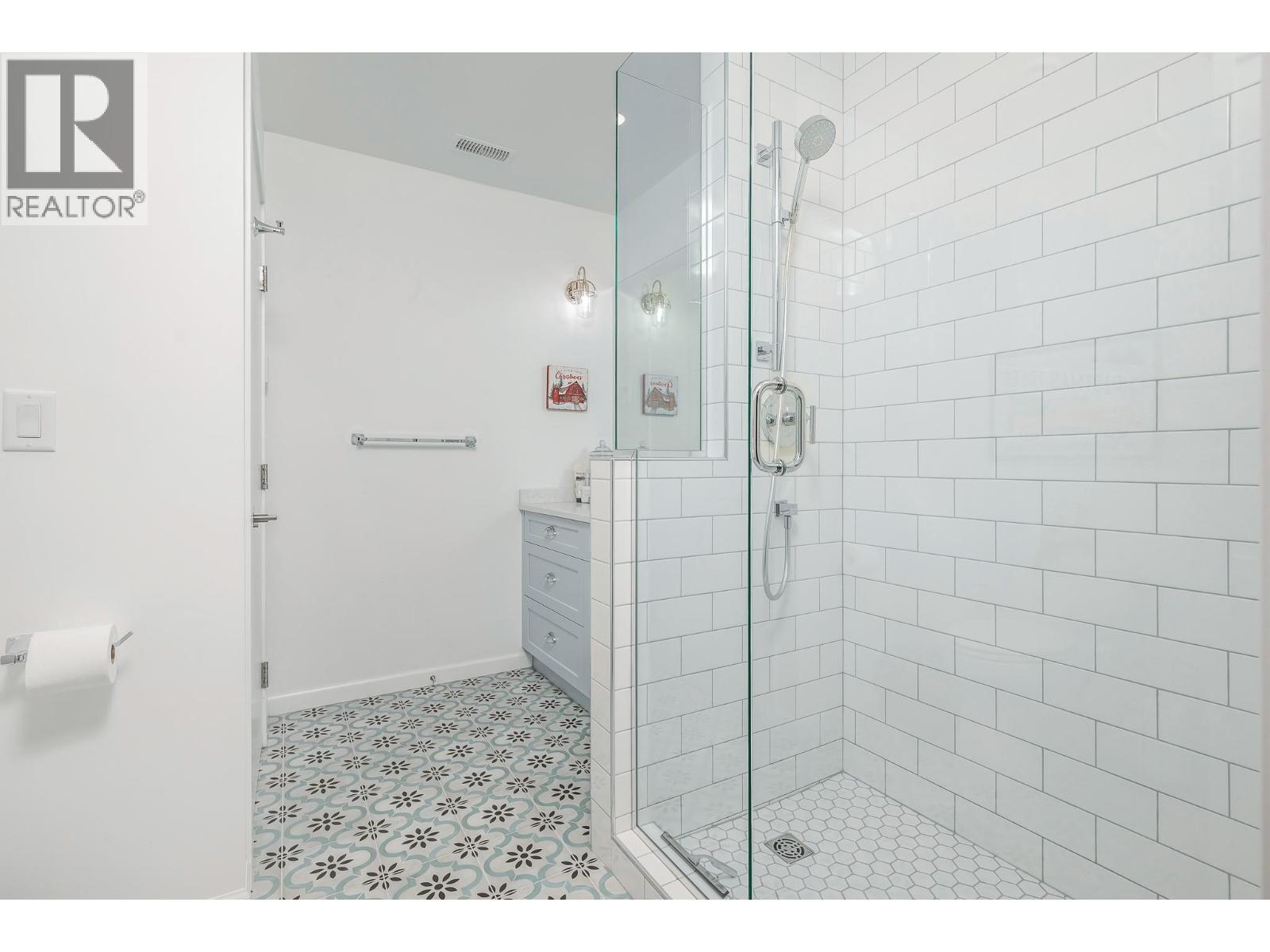 Lower level: Beds 4 and 5 share a bathroom - 9196 Tronson Road Unit# 29, Vernon, BC - Indoor Photo Showing Bathroom