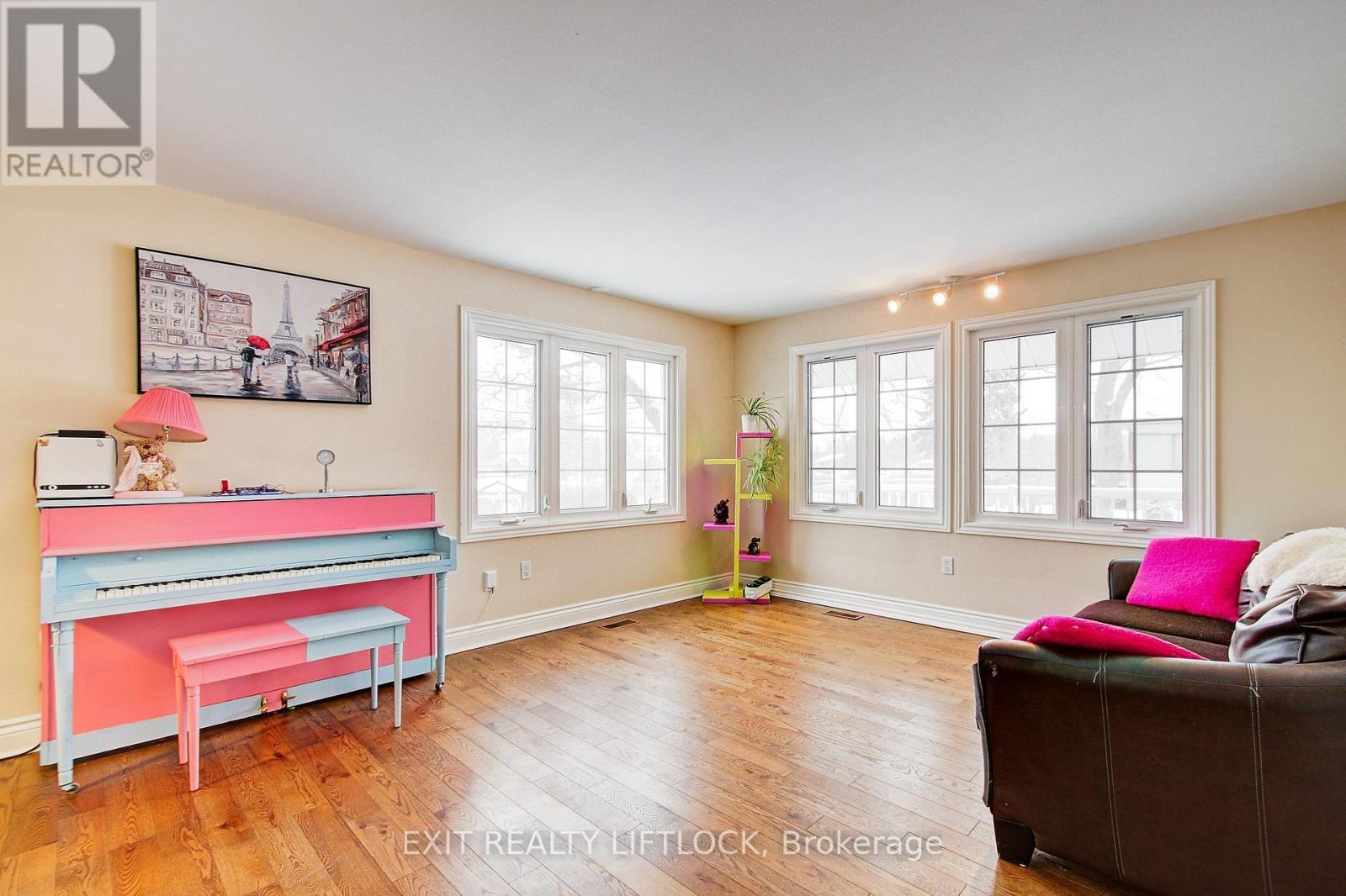 (Main) - 3 Reid Street, Selwyn, ON - Indoor Photo Showing Other Room