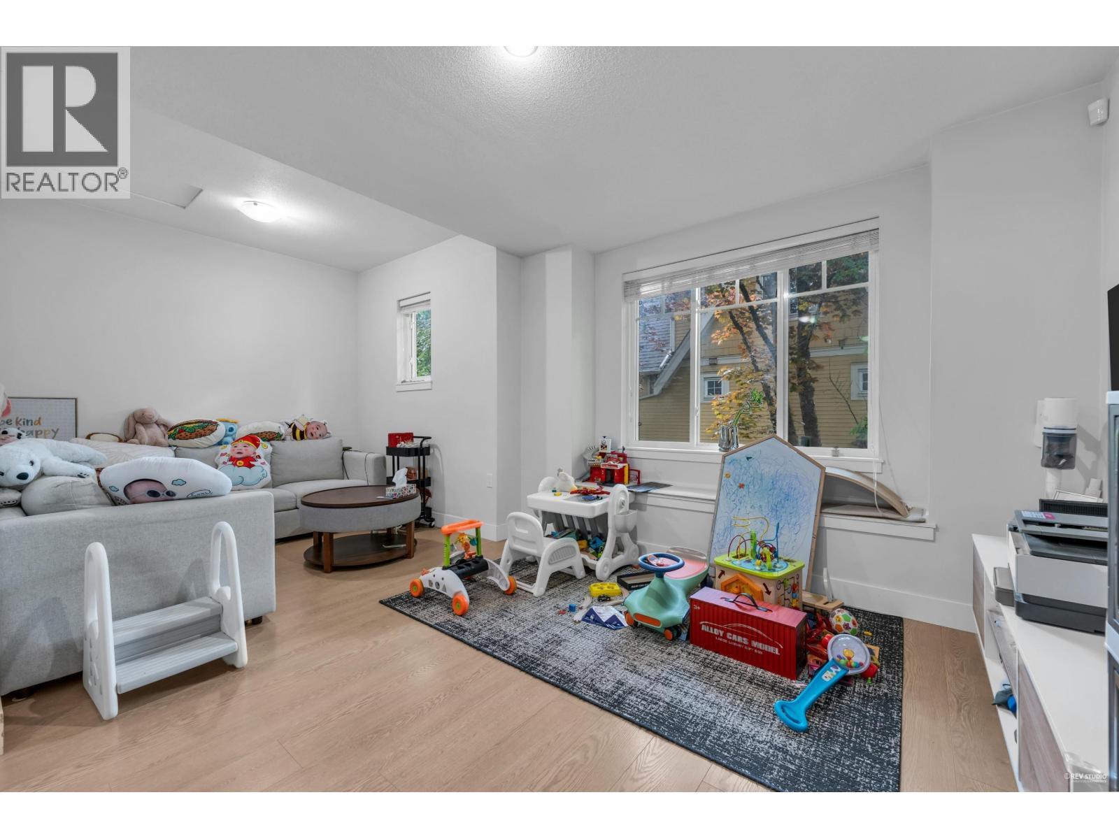 15 9780 General Currie Road, Richmond, BC - Indoor