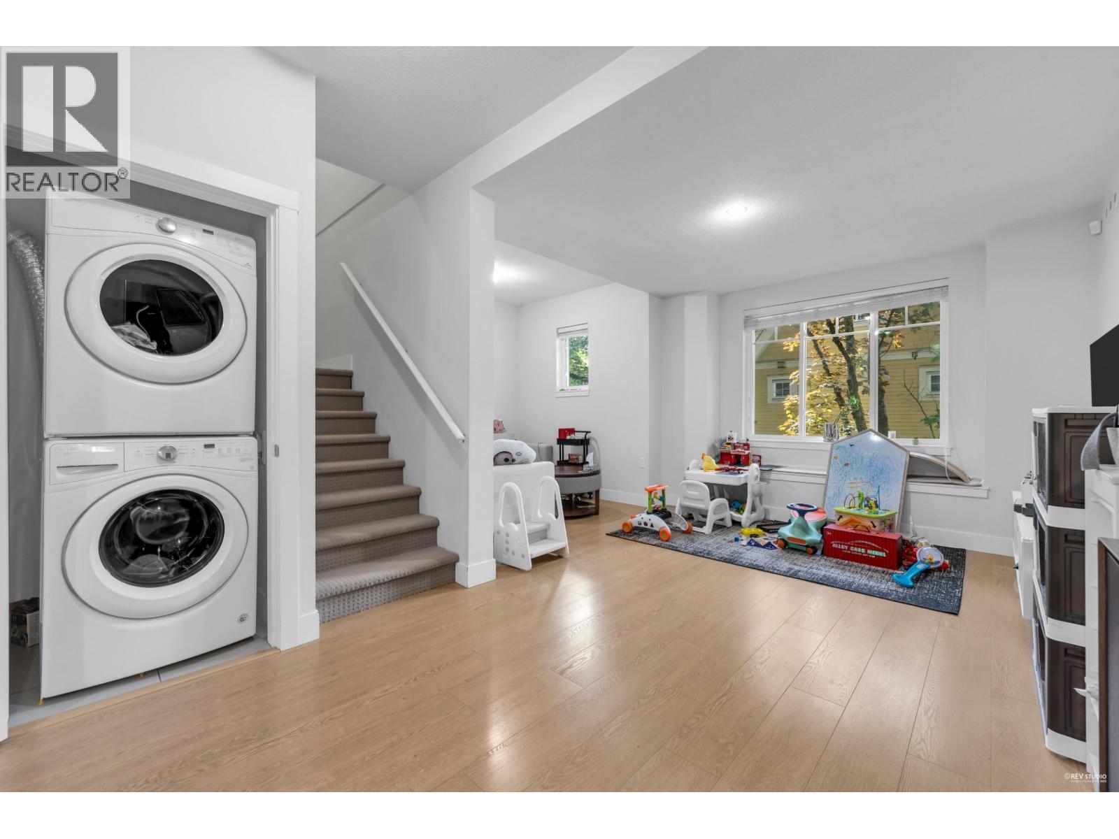 15 9780 General Currie Road, Richmond, BC - Indoor Photo Showing Laundry Room