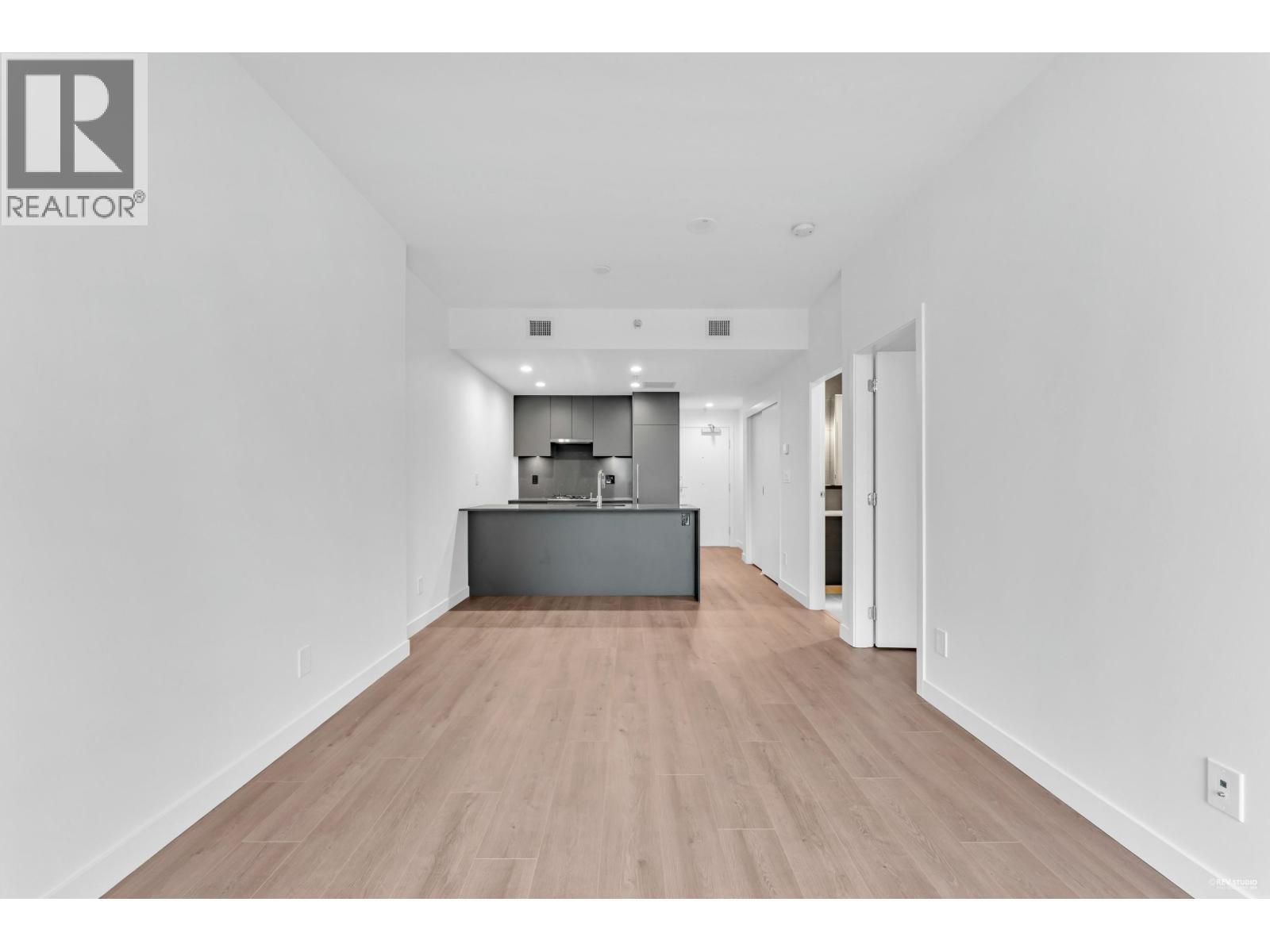 1607 2181 Madison Avenue, Burnaby, BC - Indoor