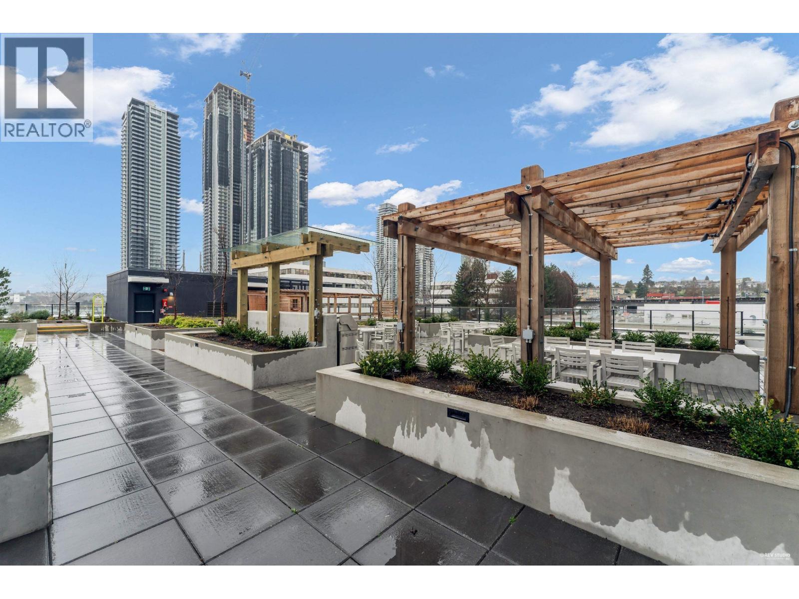 1607 2181 Madison Avenue, Burnaby, BC - Outdoor