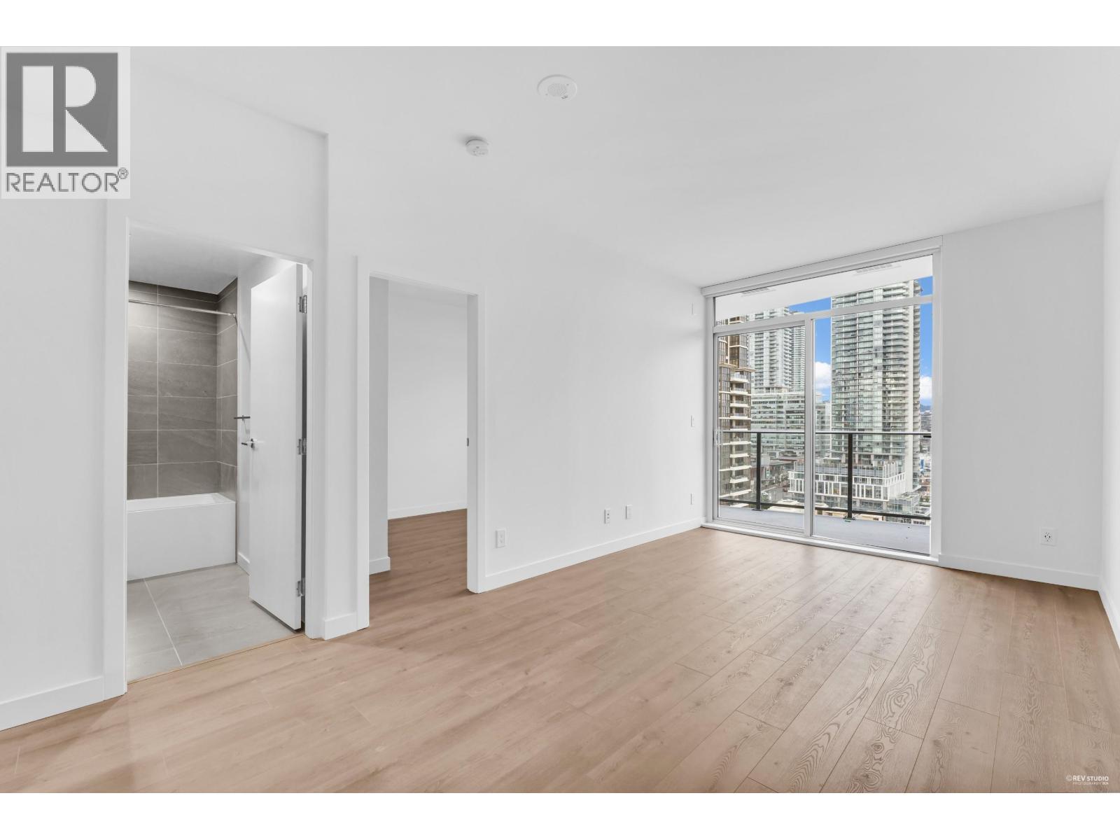 1607 2181 Madison Avenue, Burnaby, BC - Indoor Photo Showing Other Room