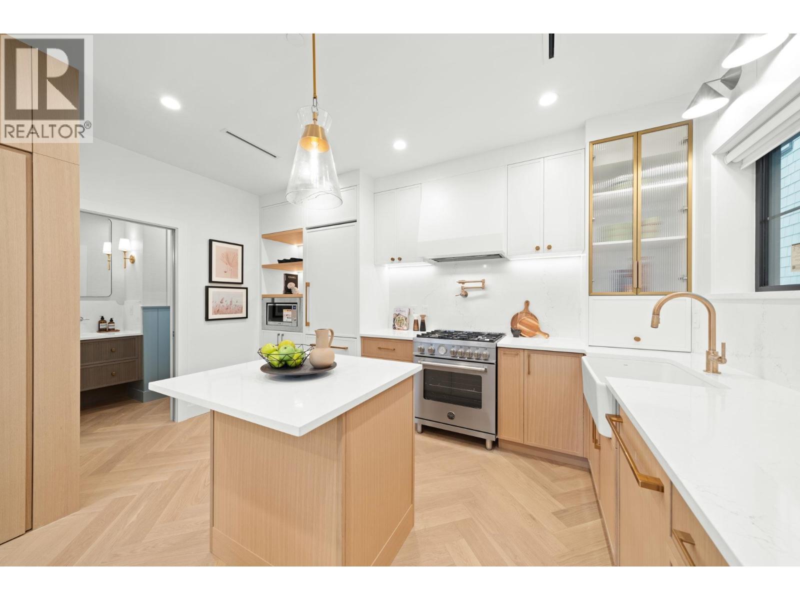 1 2791 W 21St Avenue, Vancouver, BC - Indoor Photo Showing Kitchen With Upgraded Kitchen