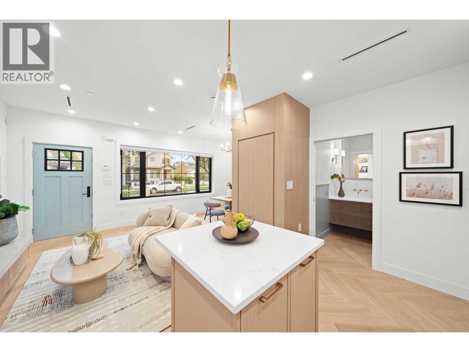 1 2791 W 21St Avenue, Vancouver, BC - Indoor