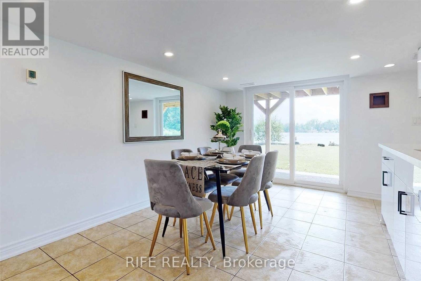 41 Connor Drive, Whitchurch-Stouffville, ON - Indoor Photo Showing Dining Room