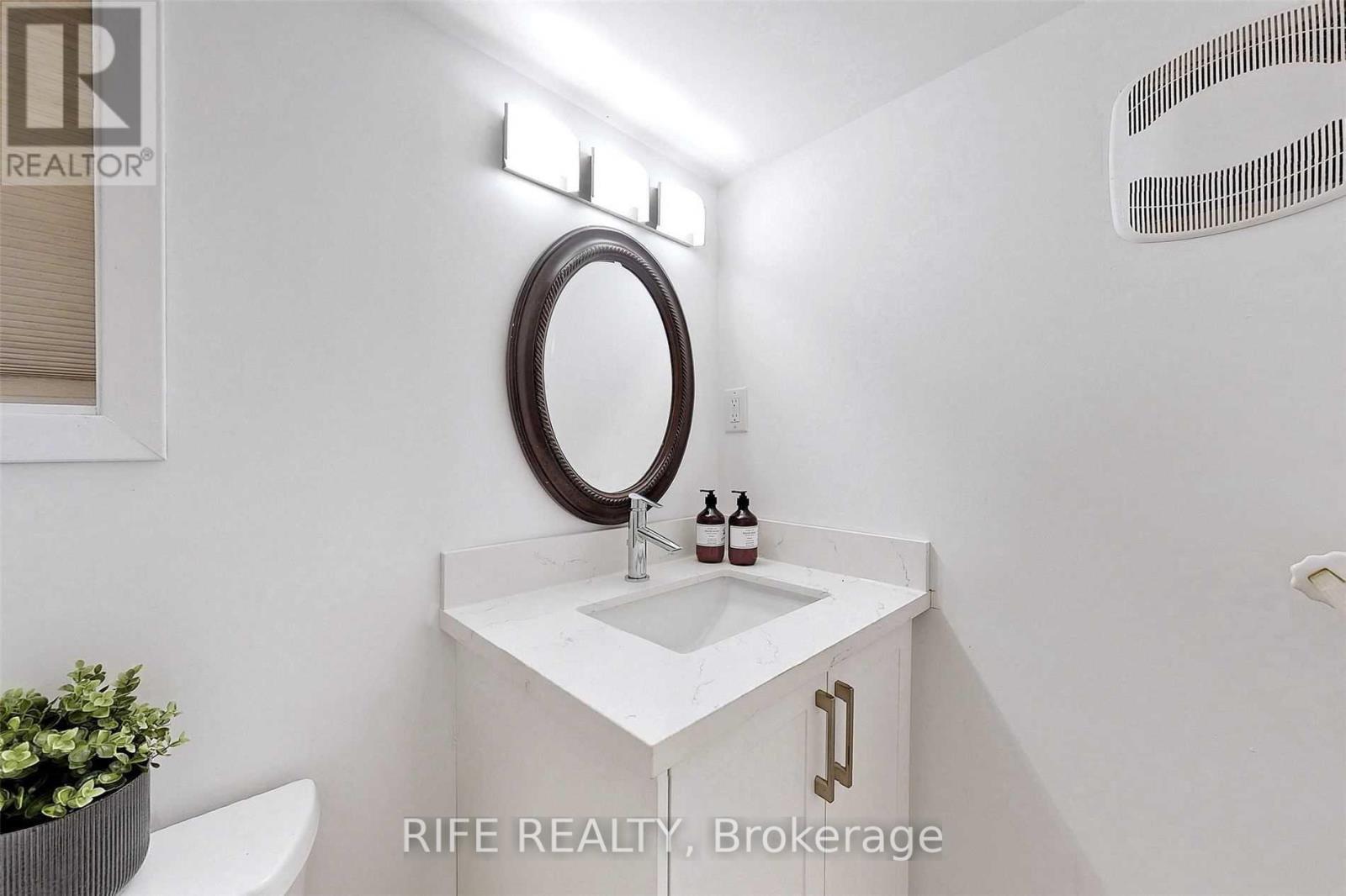 41 Connor Drive, Whitchurch-Stouffville, ON - Indoor Photo Showing Bathroom