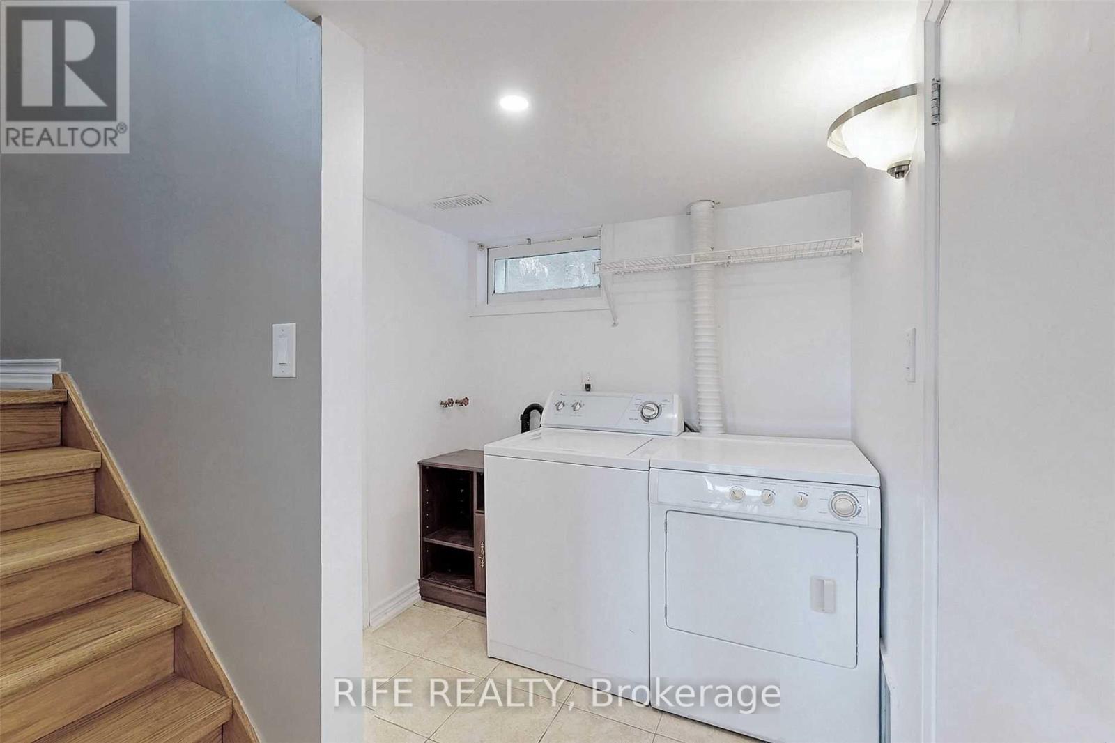41 Connor Drive, Whitchurch-Stouffville, ON - Indoor Photo Showing Laundry Room