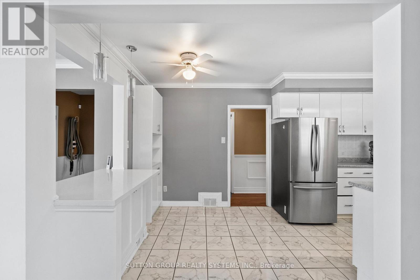 Main Floor - 103 Summitcrest Drive, Toronto, ON - Indoor Photo Showing Other Room