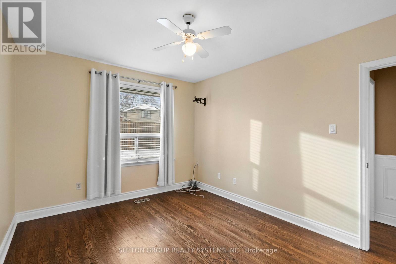 Main Floor - 103 Summitcrest Drive, Toronto, ON - Indoor Photo Showing Other Room