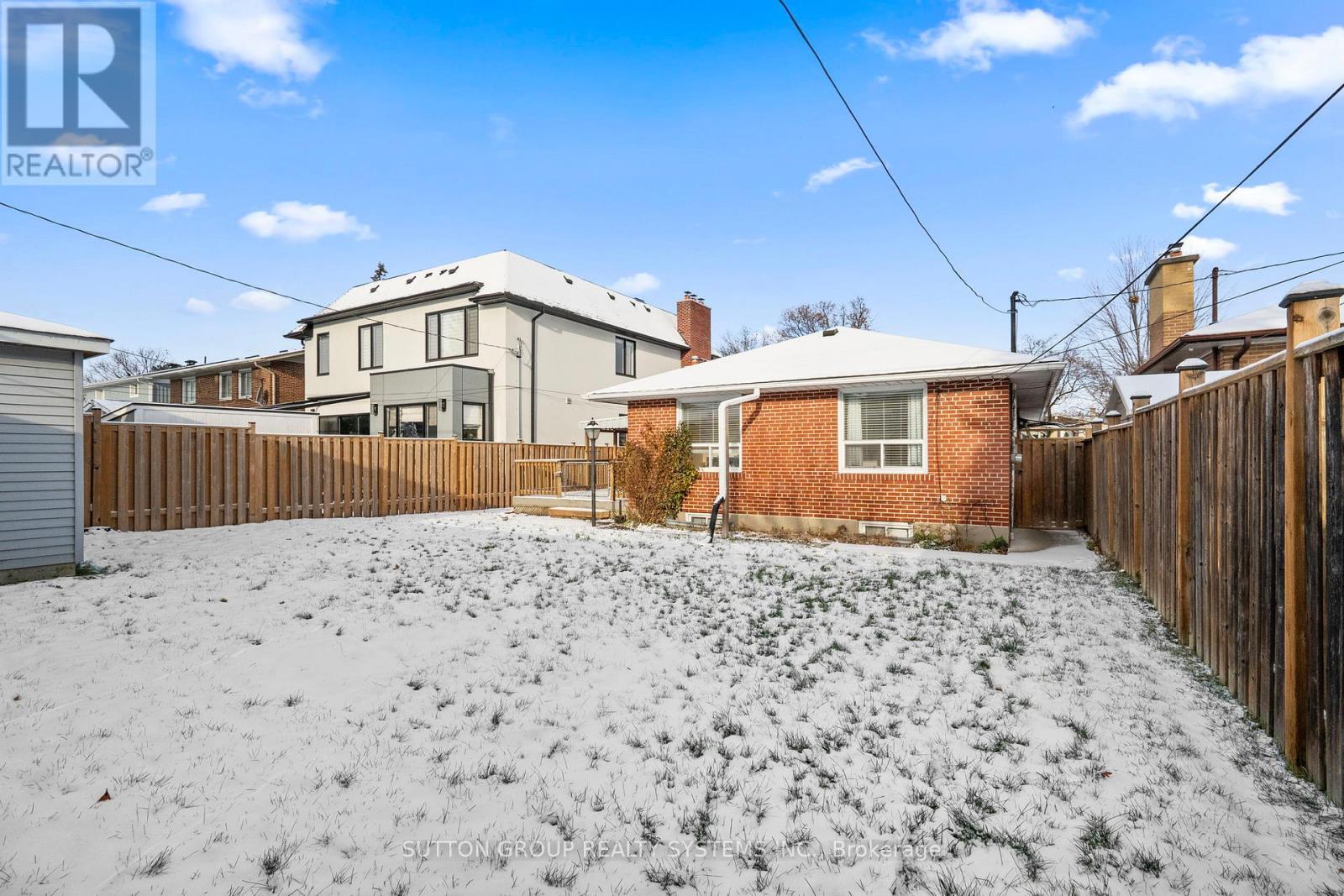 Main Floor - 103 Summitcrest Drive, Toronto, ON - Outdoor