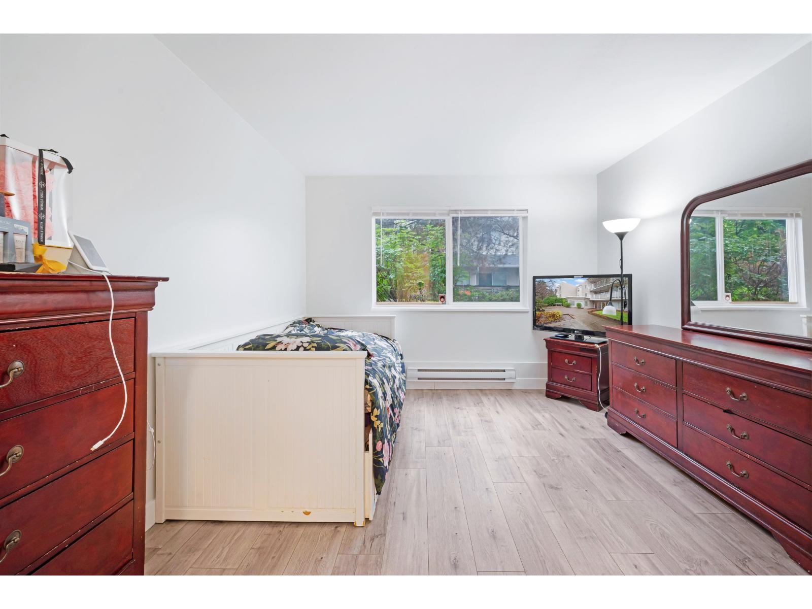 103 9948 151 Street, Surrey, BC - Indoor Photo Showing Other Room