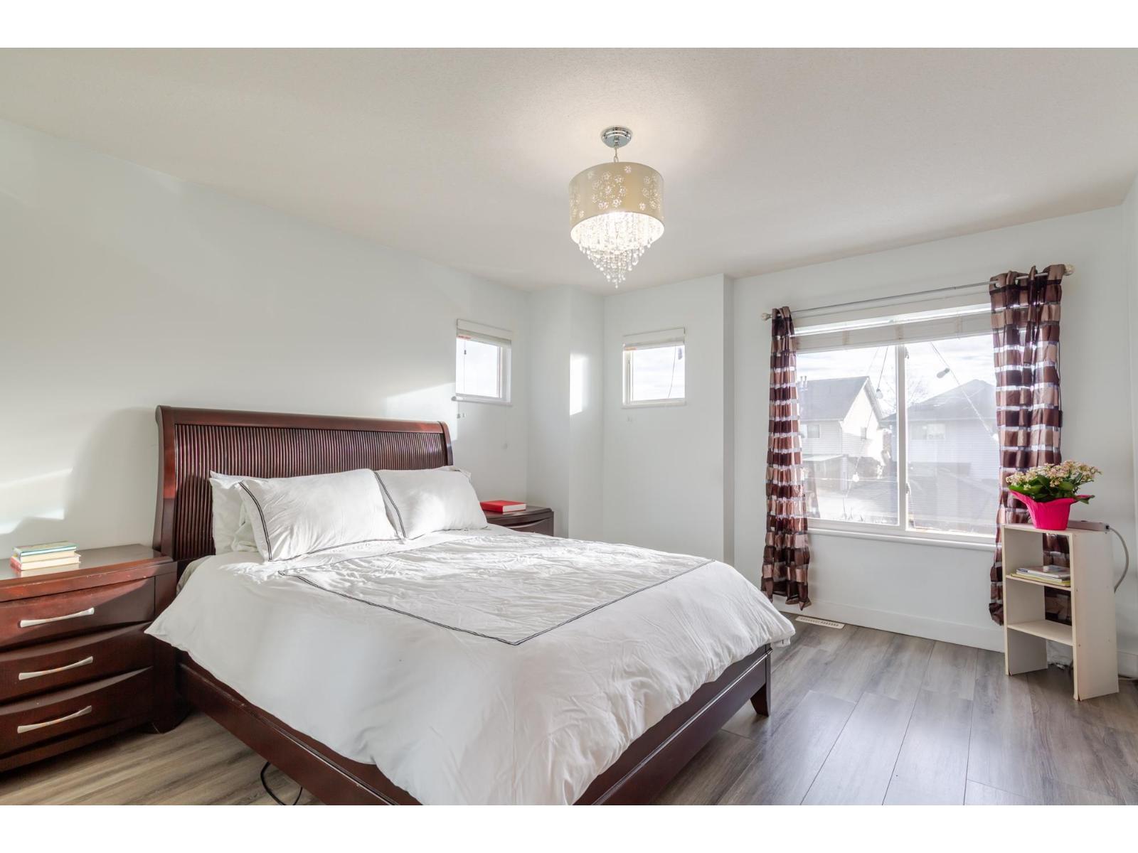 18452 66 Avenue, Surrey, BC - Indoor Photo Showing Bedroom