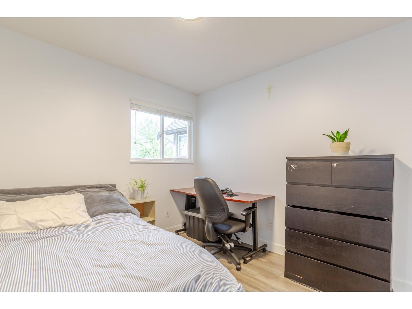 18452 66 Avenue, Surrey, BC - Indoor Photo Showing Bedroom