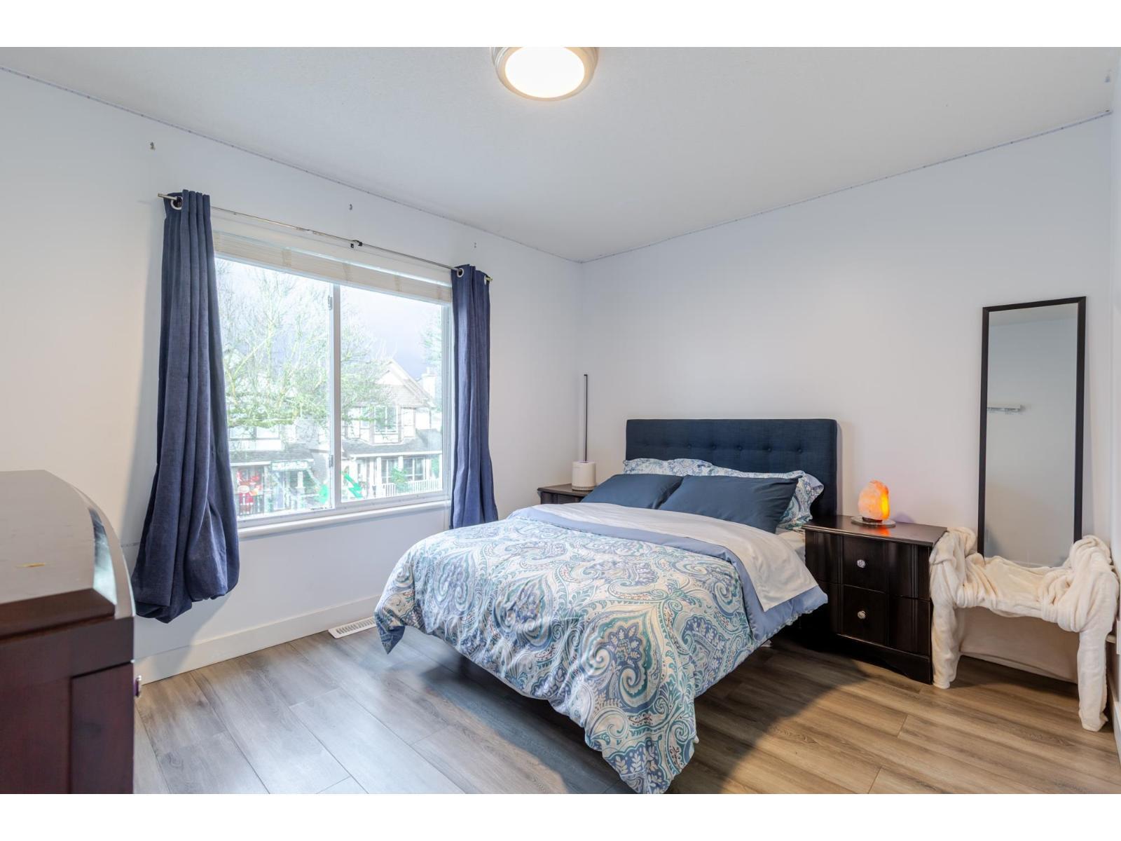 18452 66 Avenue, Surrey, BC - Indoor Photo Showing Bedroom