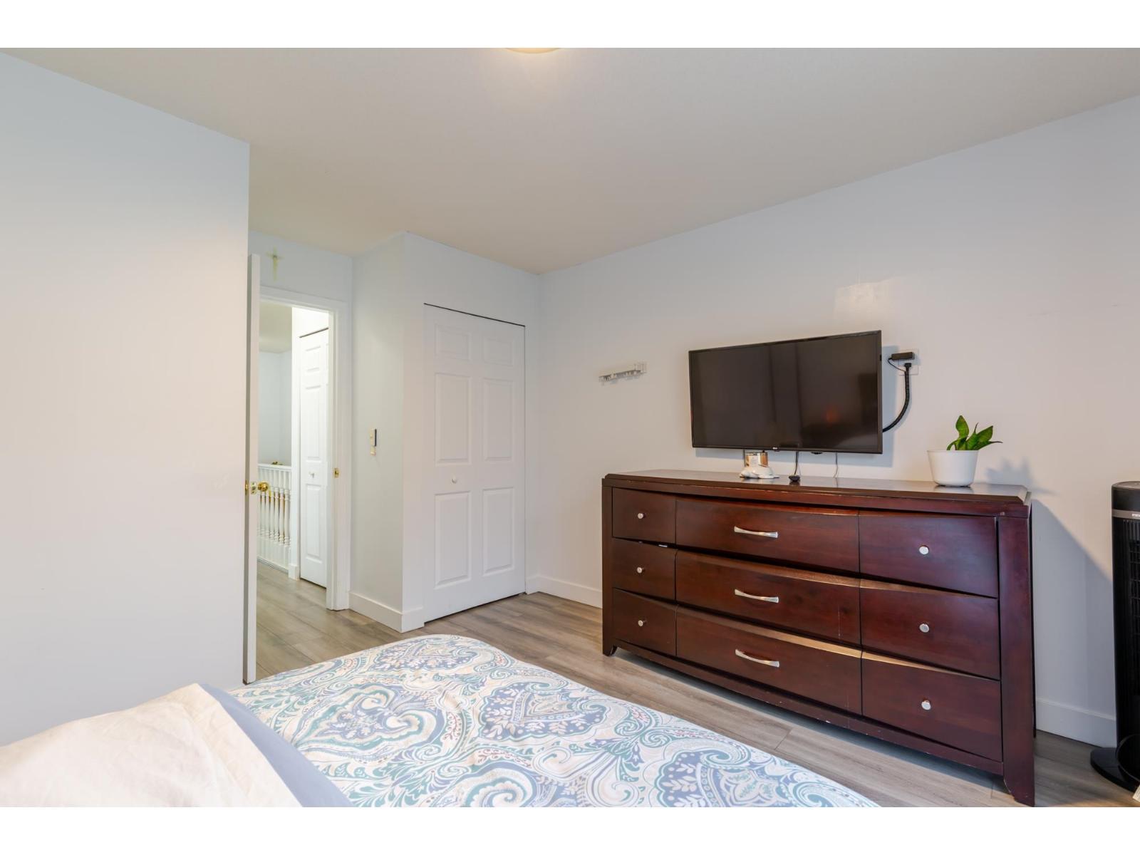 18452 66 Avenue, Surrey, BC - Indoor Photo Showing Bedroom
