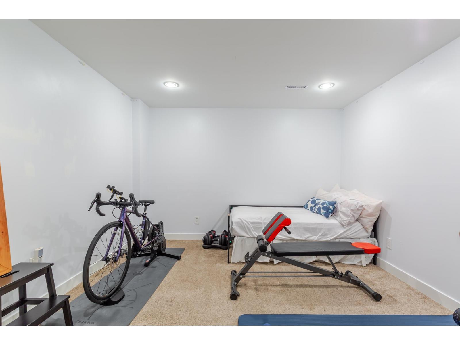 18452 66 Avenue, Surrey, BC - Indoor Photo Showing Gym Room