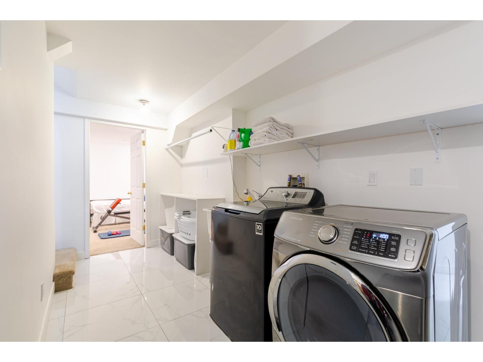 18452 66 Avenue, Surrey, BC - Indoor Photo Showing Laundry Room