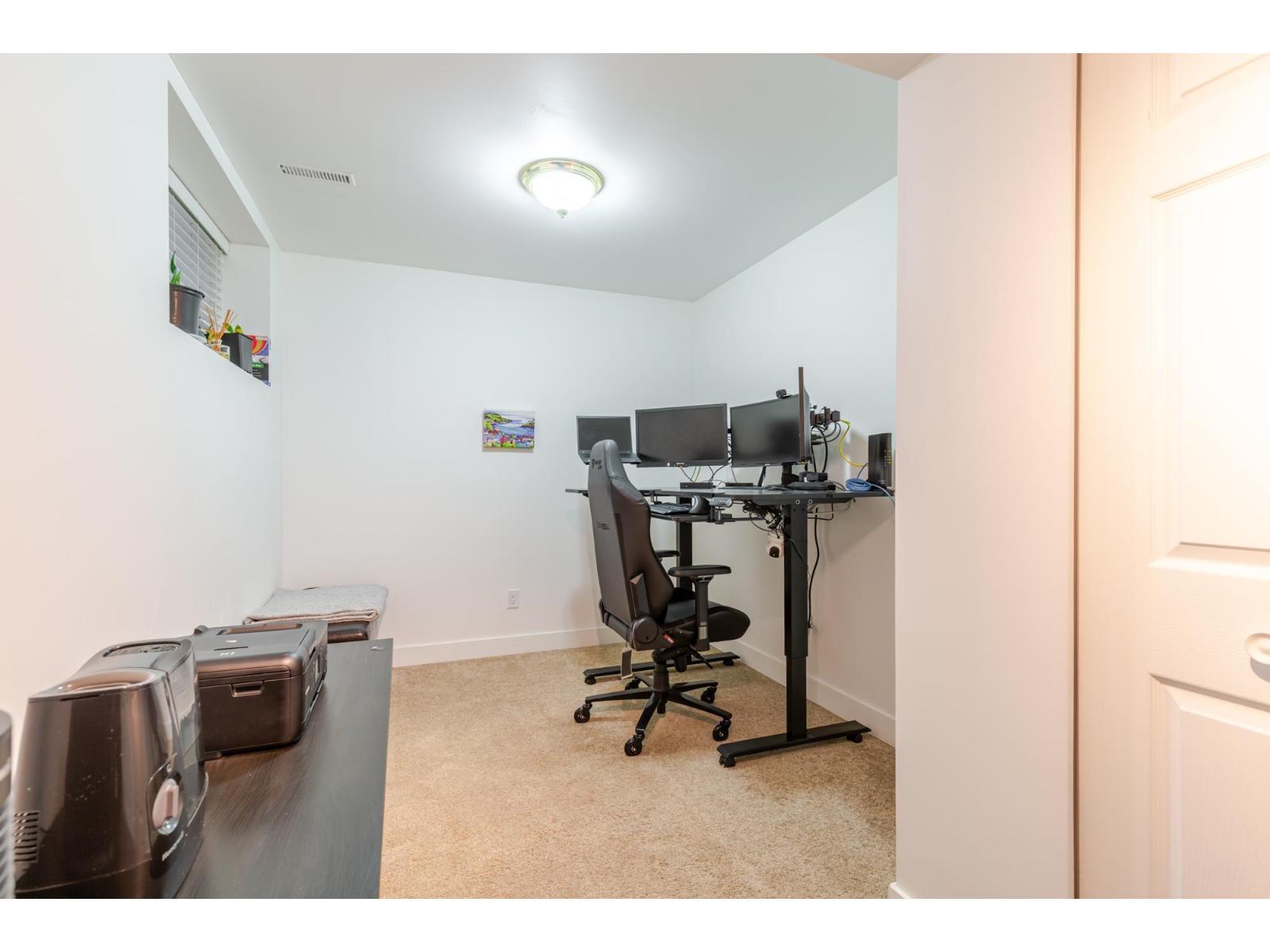 18452 66 Avenue, Surrey, BC - Indoor Photo Showing Office