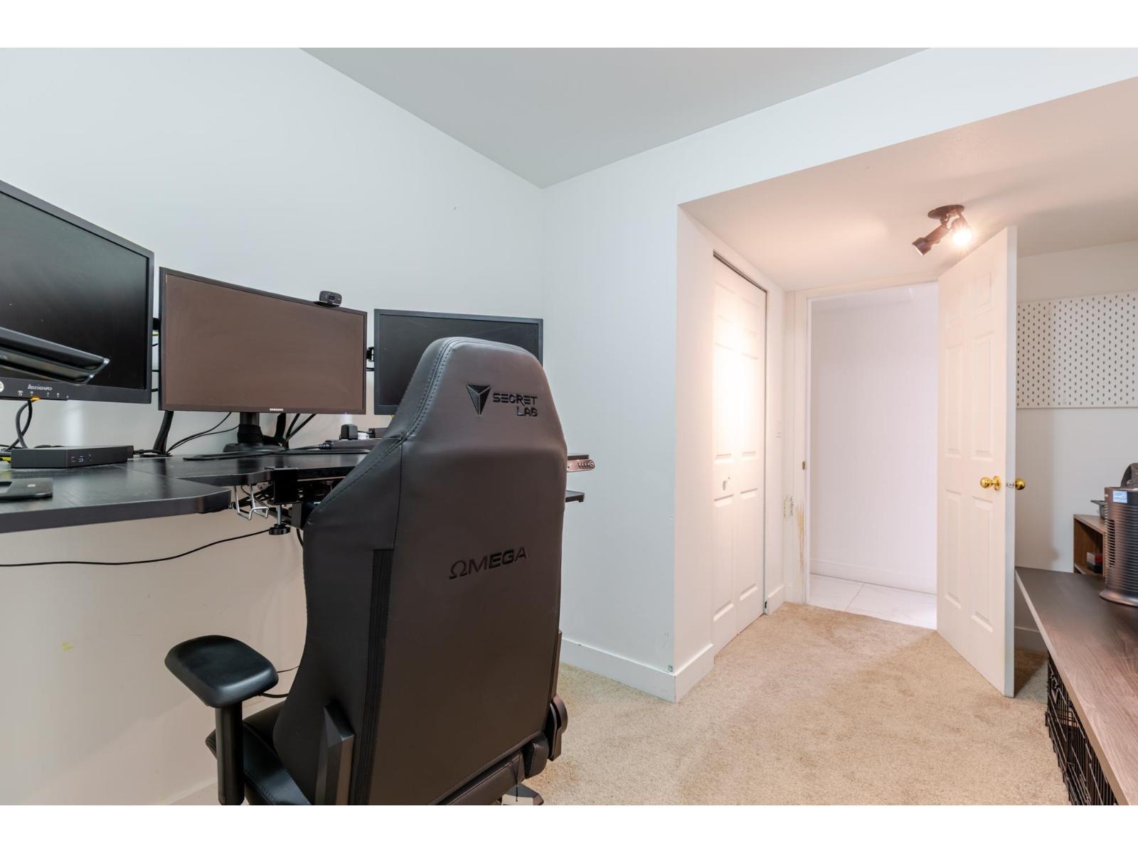 18452 66 Avenue, Surrey, BC - Indoor