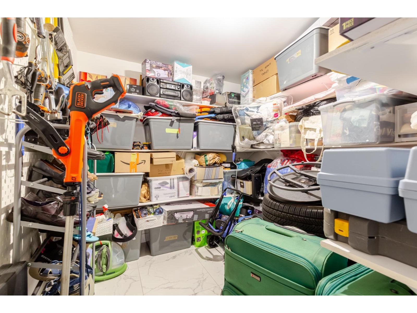 18452 66 Avenue, Surrey, BC - Indoor Photo Showing Other Room