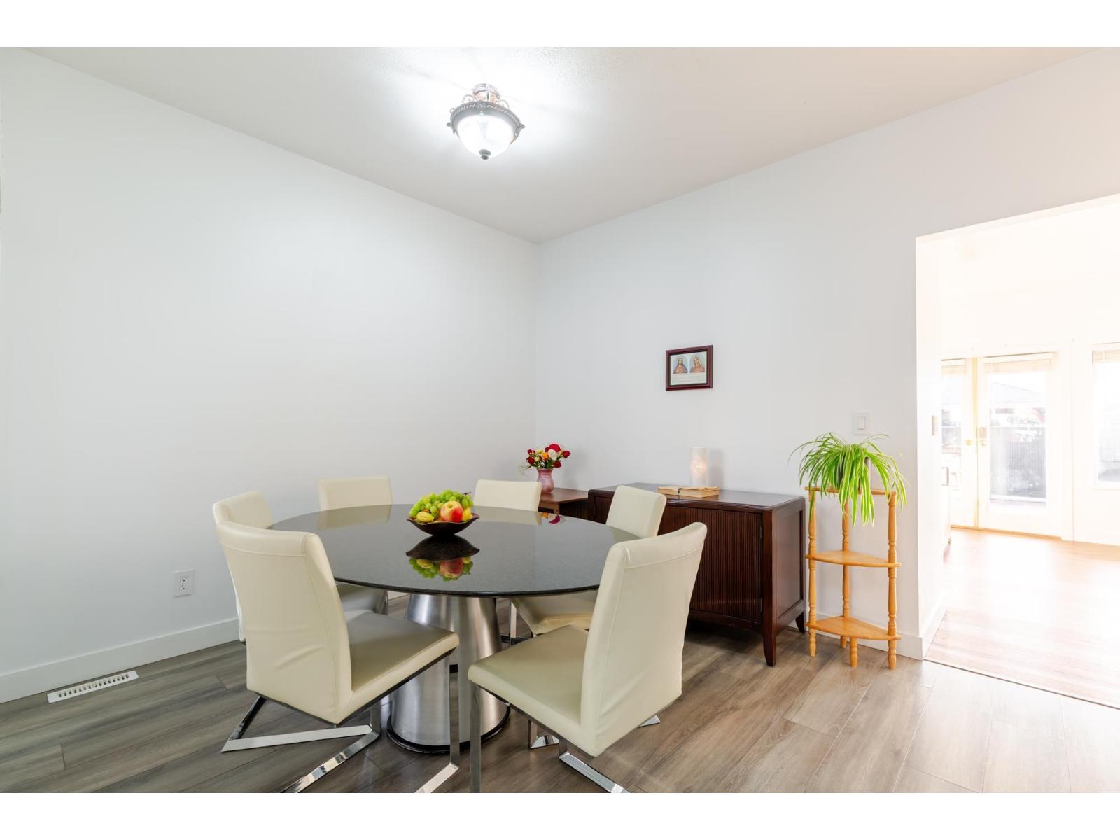 18452 66 Avenue, Surrey, BC - Indoor Photo Showing Dining Room
