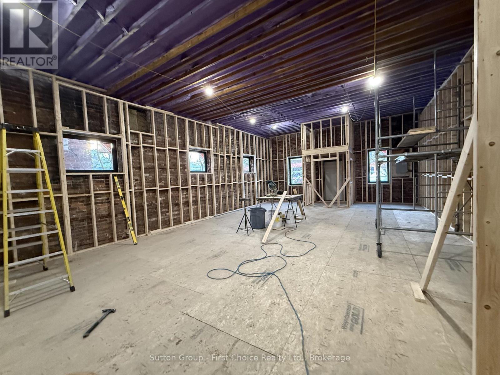 105 Erie Street, Stratford, ON