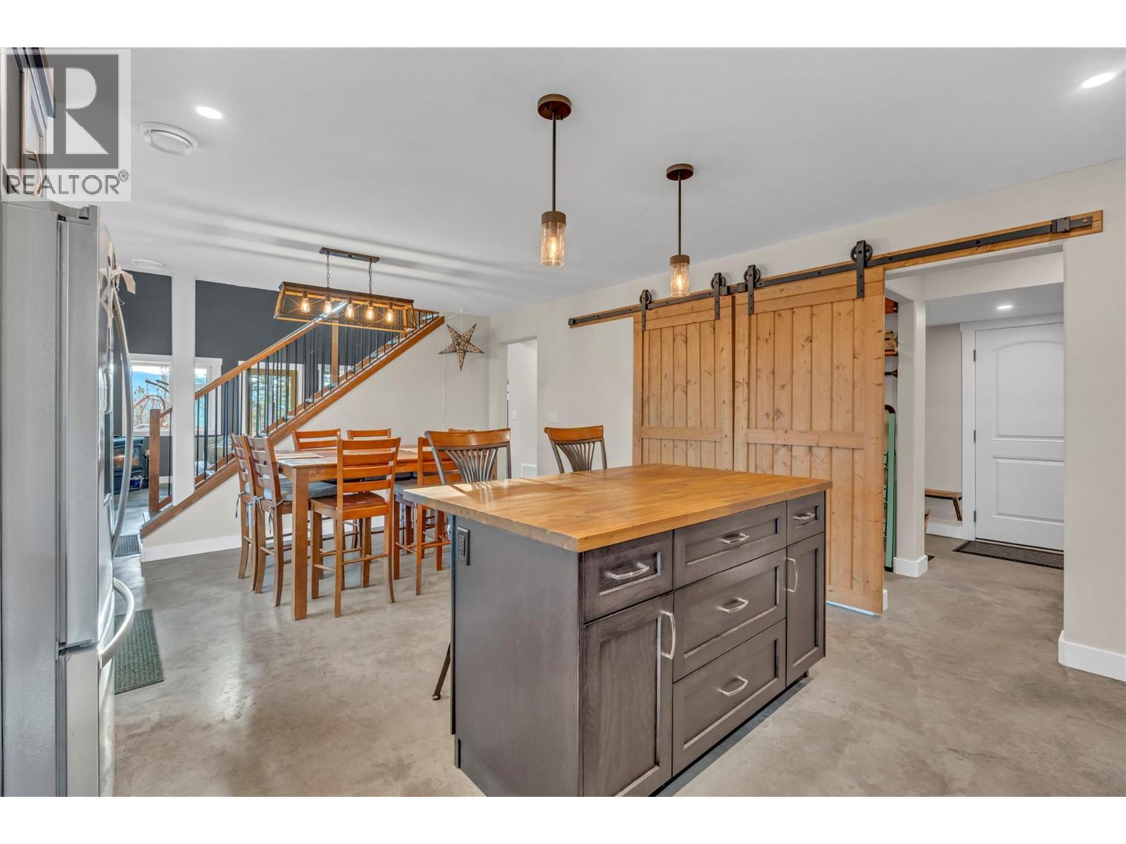 3-640 Hwy 3, Princeton, BC - Indoor